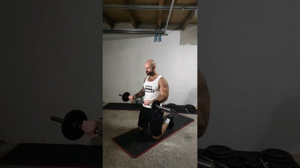 Curl inversé à genou barre (kneeling barbell reverse curl)