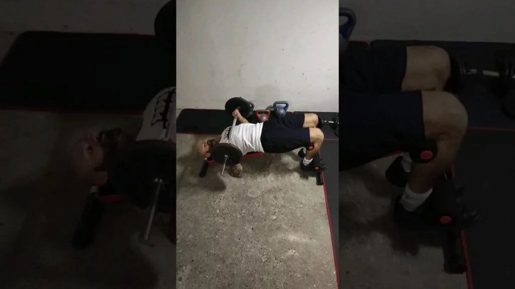 développé décliné barre (decline barbell bench press)