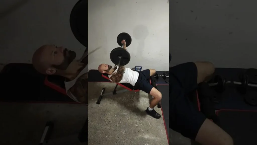 développé incliné barre (incline barbell bench press)
