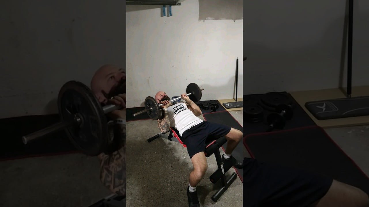 Développé incliné prise serrée barre [VIDÉO] | Papa Muscle
