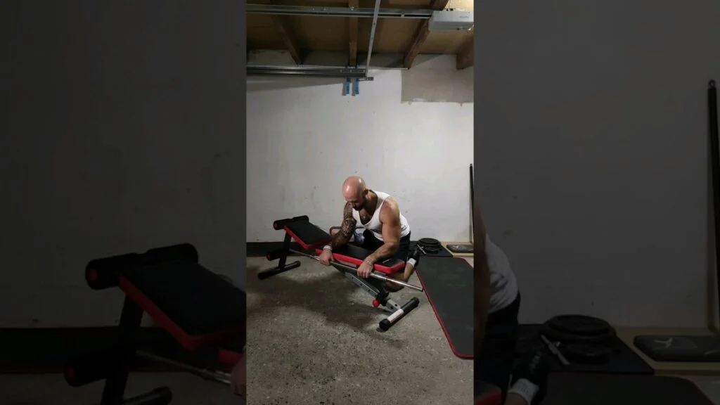 Extension poignet à genou barre (kneeling barbell reverse wrist curl)