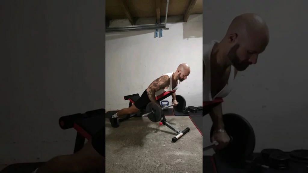 Rowing incliné barre pronation (overhand incline barbell row)