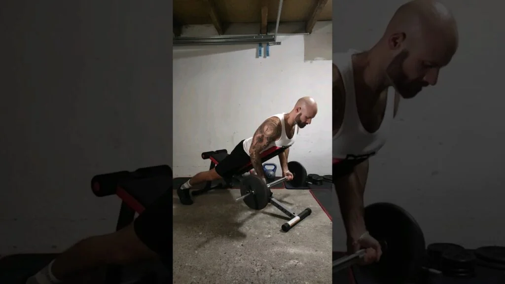 Rowing incliné barre supination (underhand incline barbell row)