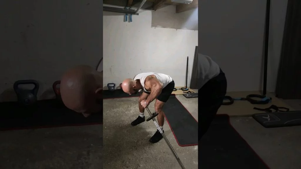 Rowing épaule landmine à un bras (one arm landmine shoulder row)
