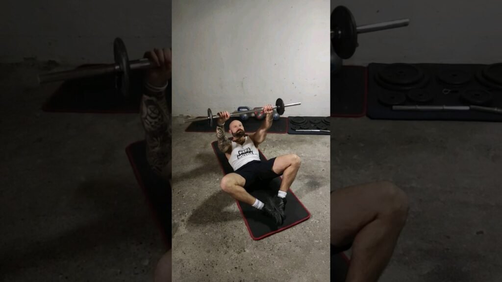 Crunch papillon barre (butterfly barbell crunch)