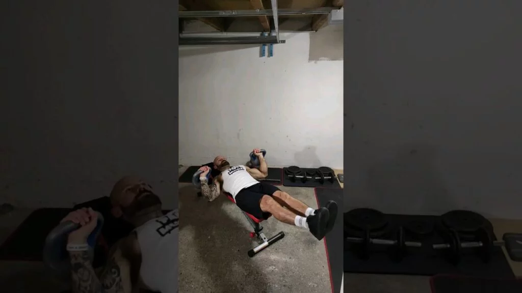 Développé couché Larsen kettlebell (kettlebell Larsen press)