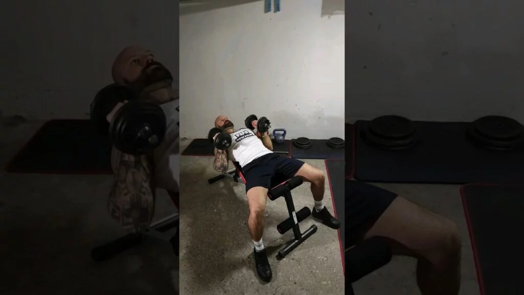 Développé incliné haltère prise neutre (incline neutral grip dumbbell bench press)