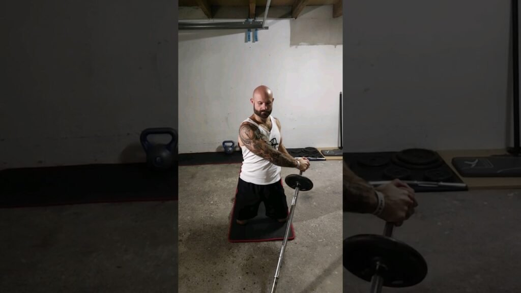 Rotation Ă genou landmine (kneeling landmine twist)