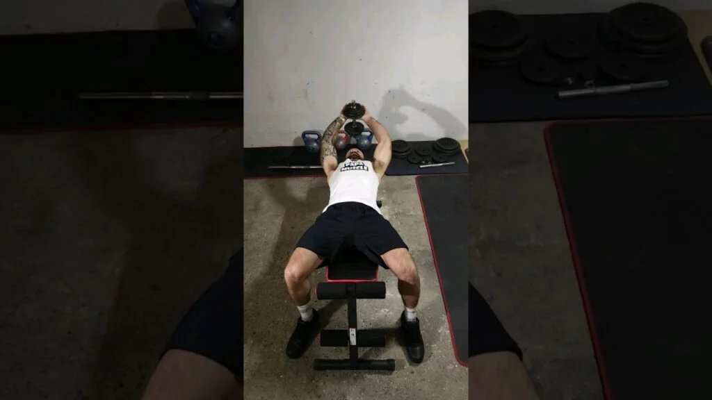 Pull over couché haltère (lying dumbbell pullover)
