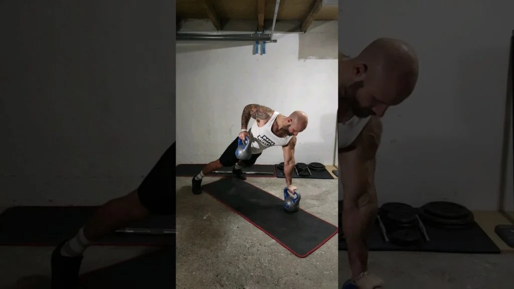 Rowing renégat kettlebell (kettlebell renegade row)