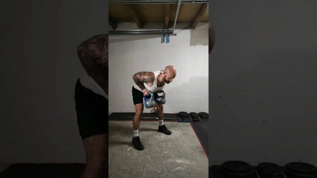 Rowing Pendlay kettlebell prise neutre (neutral grip kettlebell Pendlay row)
