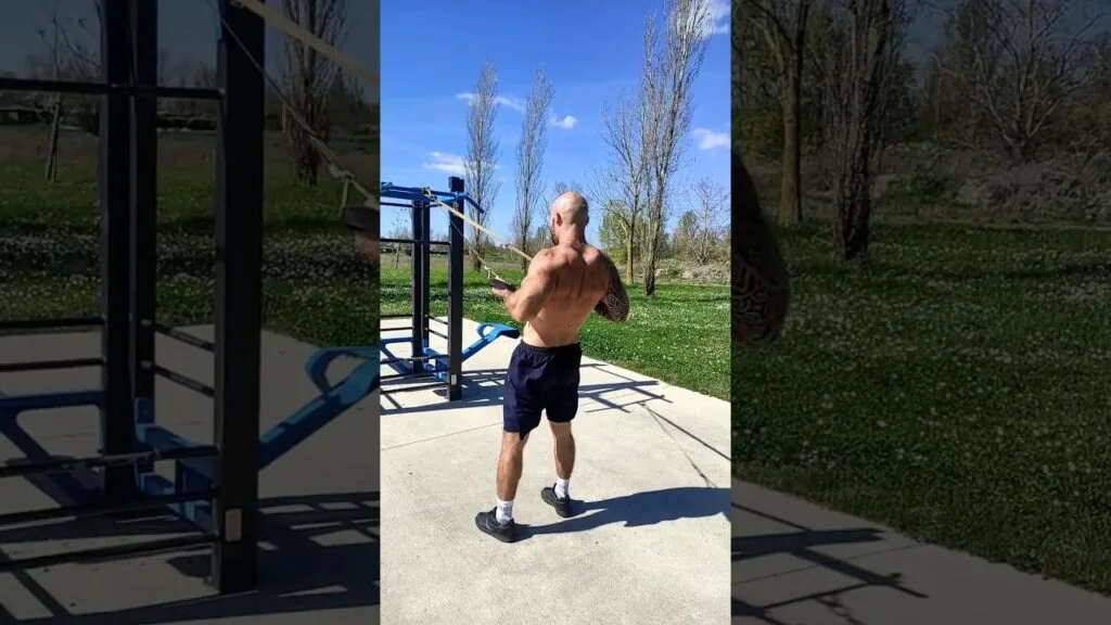 Rowing inversé TRX supination (underhand TRX inverted row)