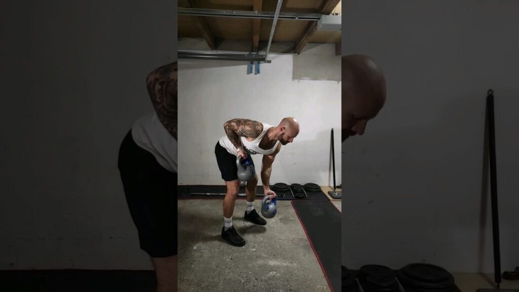 Rowing buste penché kettlebell supination alterné (alternating underhand kettlebell bent over row)