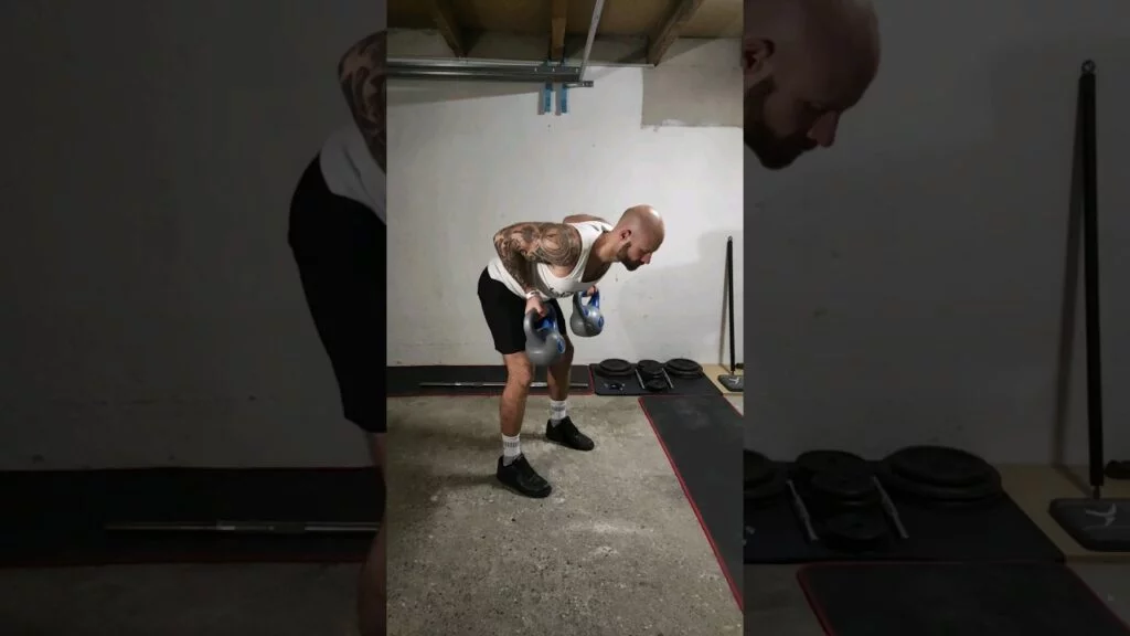 Rowing buste penché kettlebell supination (underhand kettlebell bent over row)