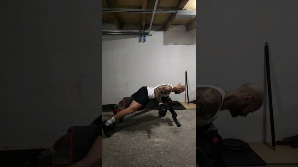 Rowing couché haltère supination alterné (alternating underhand dumbbell seal row)