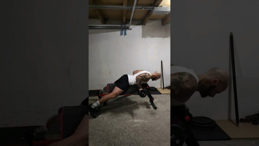 Rowing couché haltère supination (underhand dumbbell seal row)
