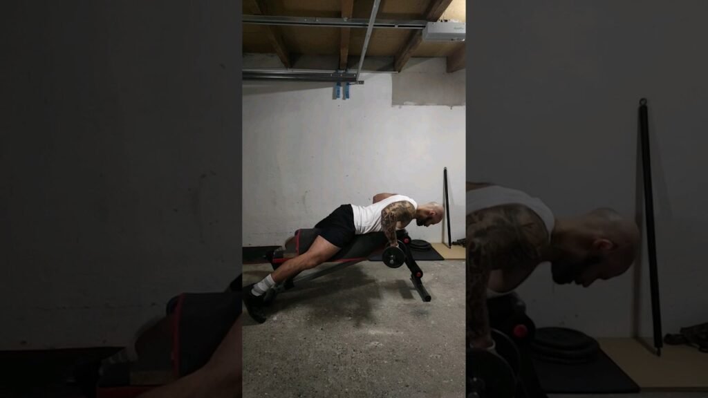 Rowing couché haltère pronation (overhand dumbbell seal row)