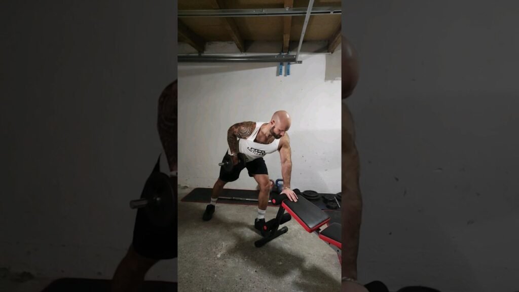 Rowing haltère à un bras avec rotation du poignet (one arm dumbbell row with wrist rotation)