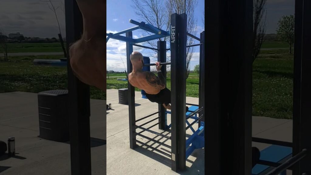 Rowing inversé supination dorsaux (underhand lats inverted row)