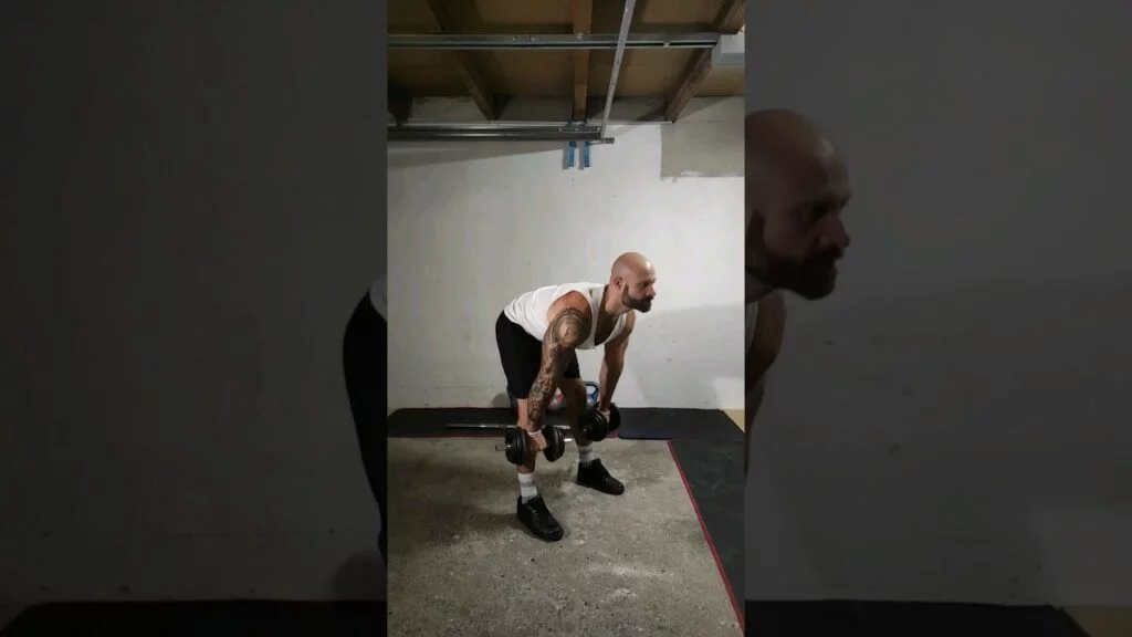 Soulevé de terre roumain haltère (dumbbell romanian deadlift)