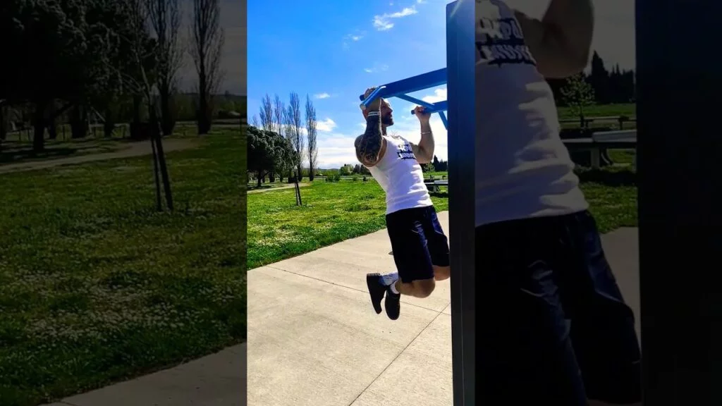 Traction prise neutre biceps (neutral grip biceps pull-up)