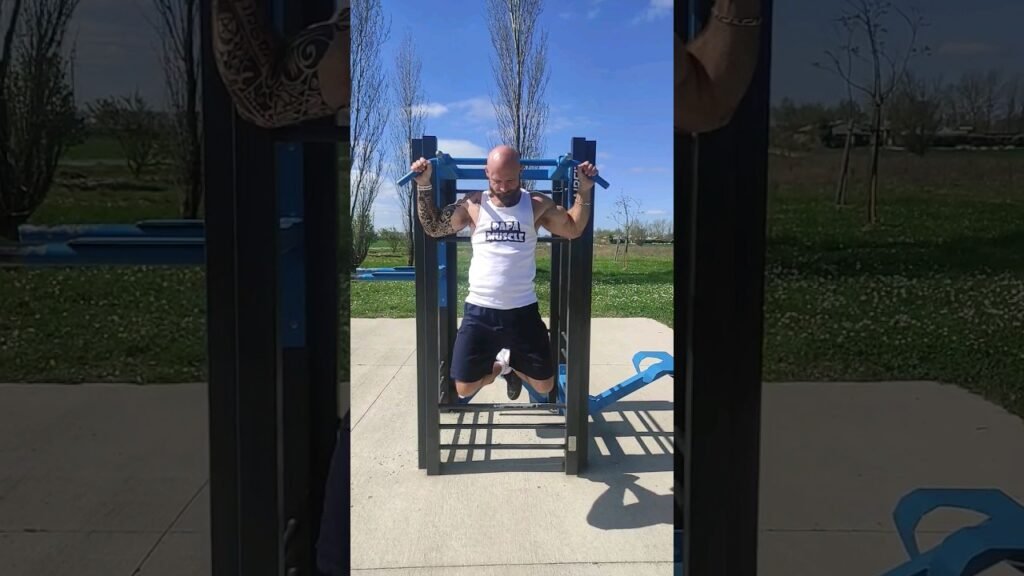 Traction pronation nuque (rear pull-up)