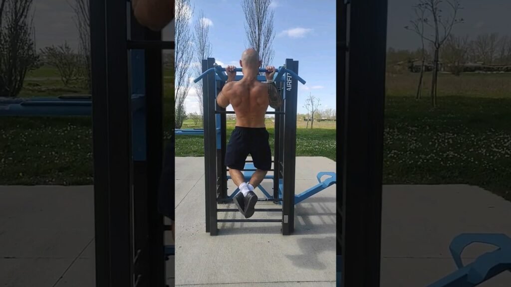 Traction supination dorsaux (lats chin-up)