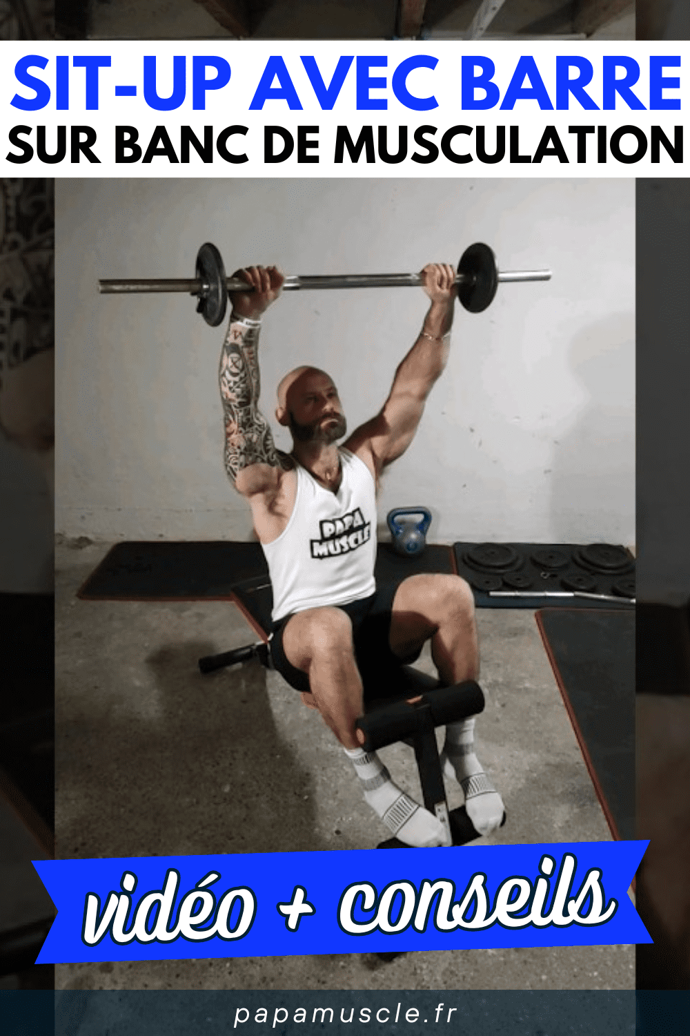 sit-up barre sur banc
