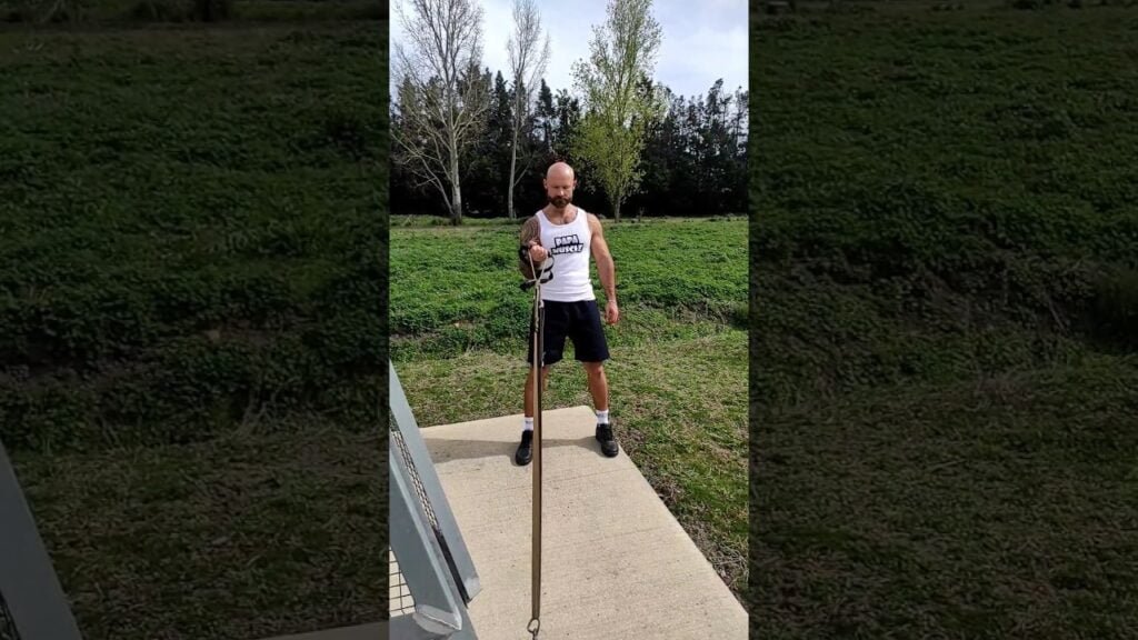 Curl biceps TRX avec rotation à un bras (one arm TRX twisting curl)