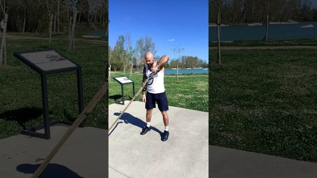 Rowing menton TRX à un bras (one arm TRX upright row)