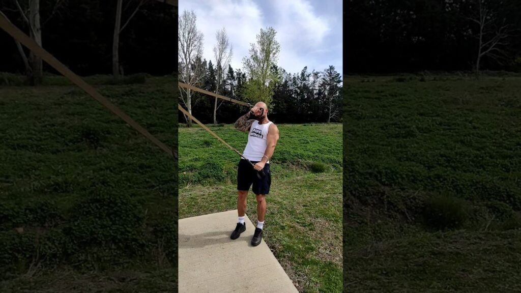 Curl preacher TRX prise marteau en travers alterné (alternating TRX preacher cross body hammer curl)