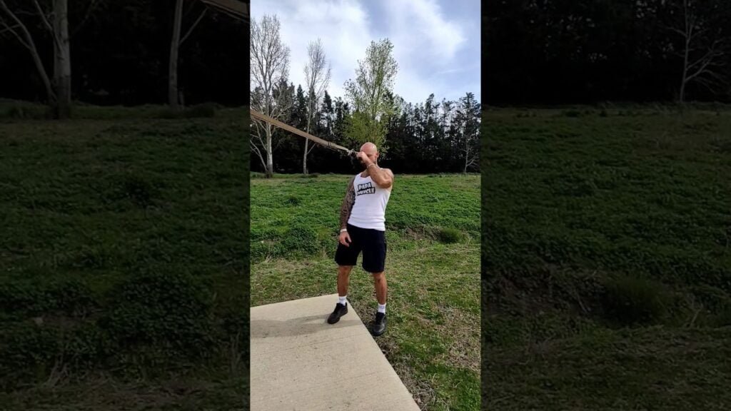 Curl preacher TRX prise marteau en travers à un bras (one arm TRX preacher cross body hammer curl)