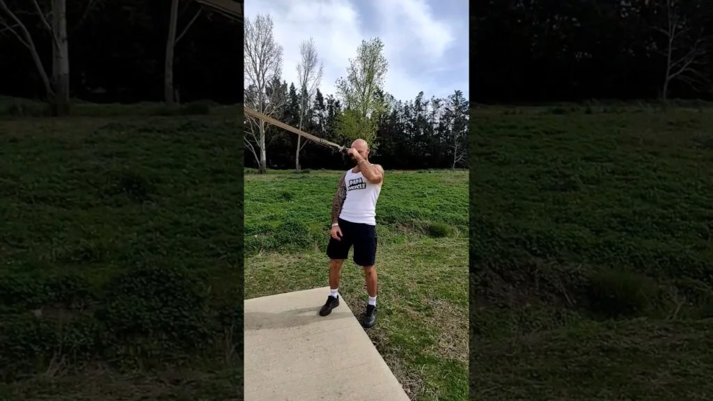 Curl preacher TRX prise marteau en travers à un bras (one arm TRX preacher cross body hammer curl)