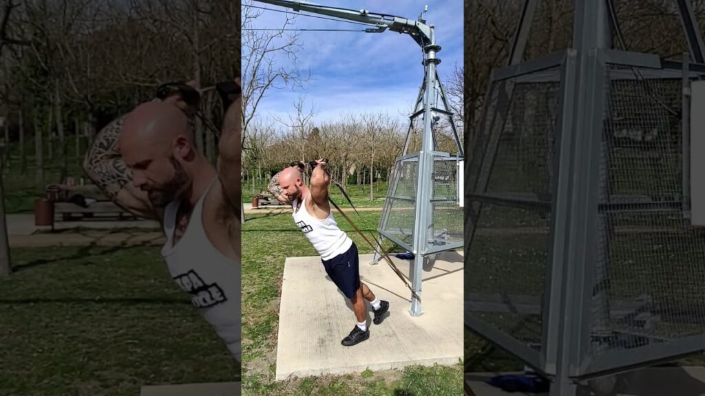 Extension triceps derrière la tête TRX bas pronation (overhand overhead low TRX triceps extension)