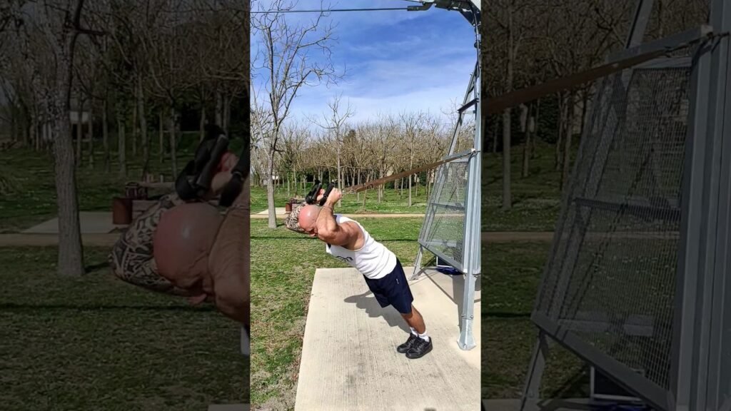 Extension triceps derrière la tête TRX haut prise neutre (neutral grip overhead high TRX triceps extension)