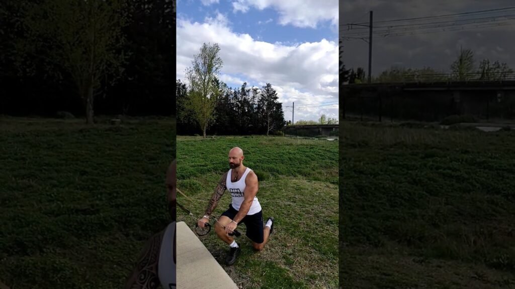 Fente avant TRX (TRX forward lunge)