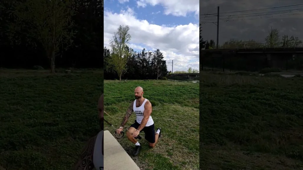 Fente avant TRX (TRX forward lunge)