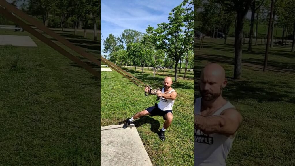 Fente latérale TRX (TRX lateral lunge)