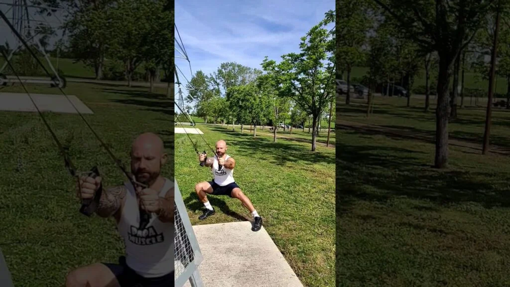 Fente latérale TRX alterné (alternating TRX lateral lunge)