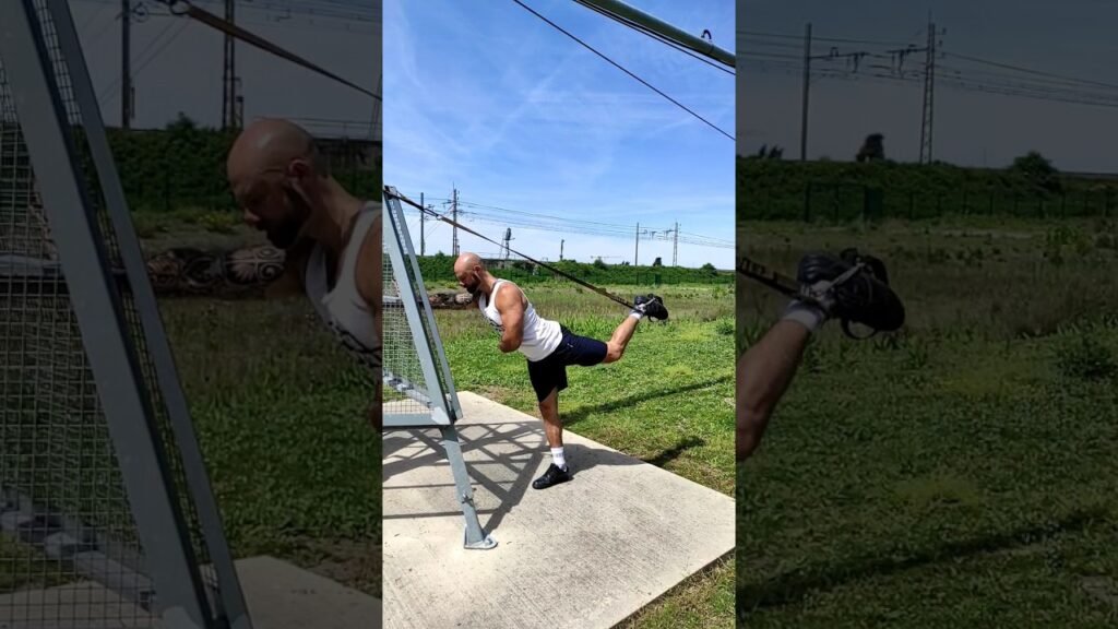 Glute kickback TRX (TRX glute kickback)