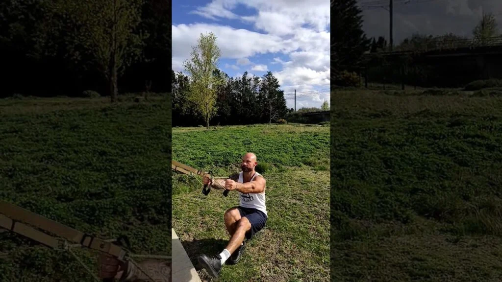 Squat à une jambe TRX (TRX pistol squat)