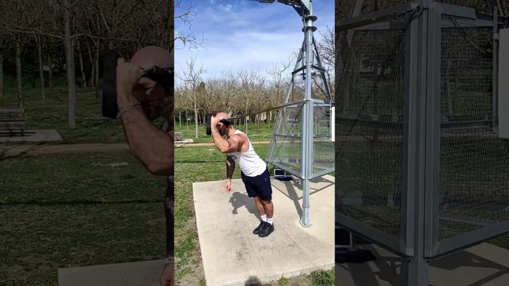 TRX au front prise neutre à un bras (one arm neutral grip TRX skullcrusher)