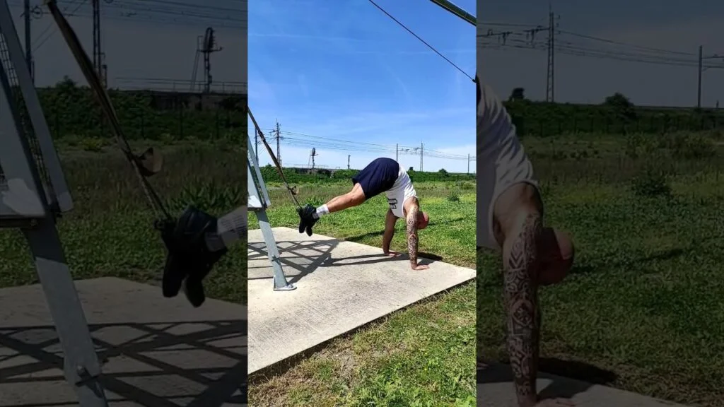 Abdominaux piqué TRX (TRX piked abs)