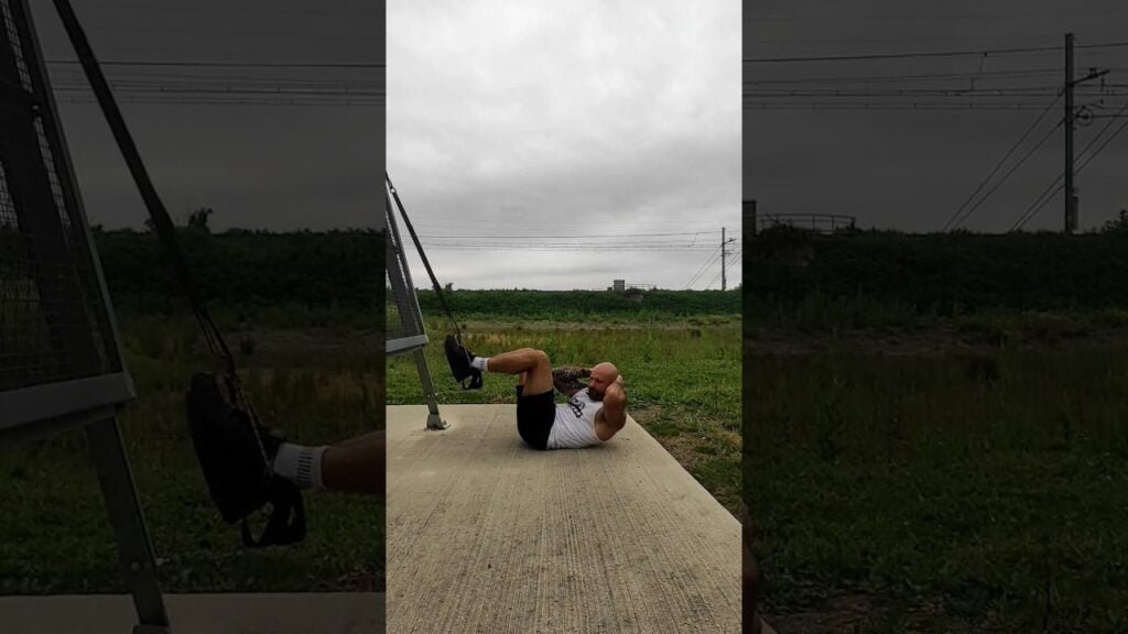 Crunch oblique TRX (TRX oblique crunch)