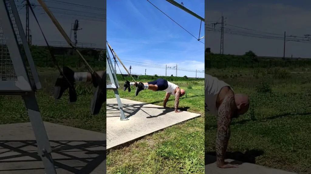 Planche ciseau TRX (TRX plank scissors)