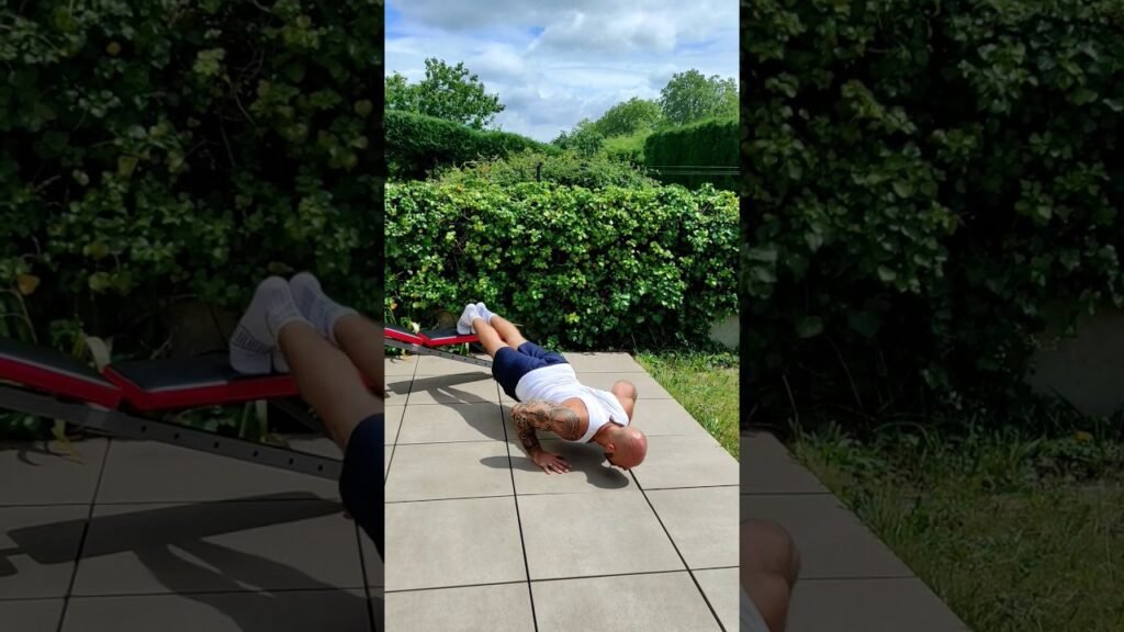 Pompe déclinée (decline push-up)