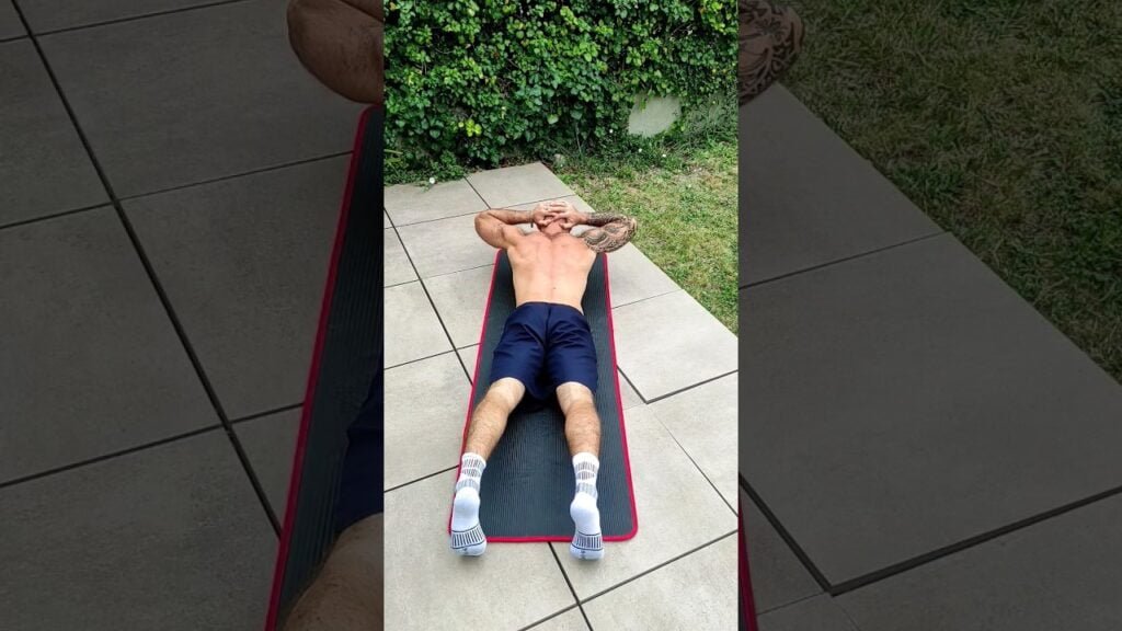 Extension lombaire au sol (lying back extension)