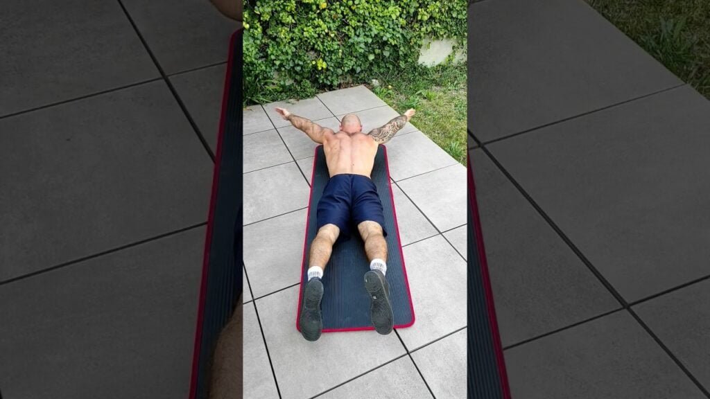 Le nageur pied surélevé (the swimmer feet elevated)