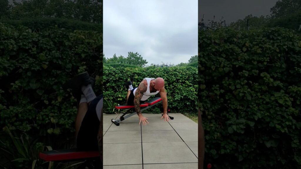 Pompe à genou déclinée explosive (kneeling decline explosive push-up)