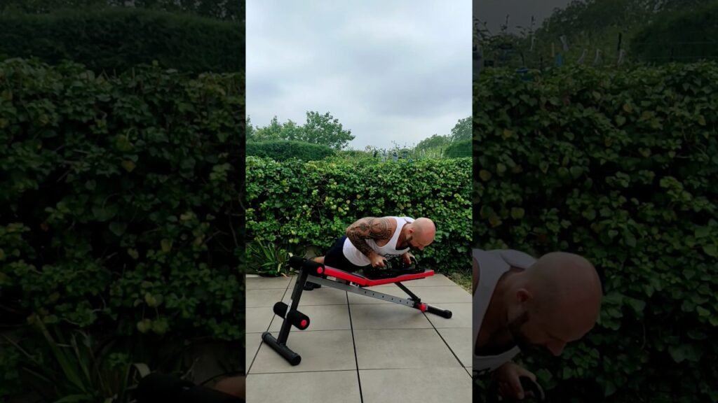 Pompe inclinée avec poignée prise neutre (neutral grip incline push-up with handle)
